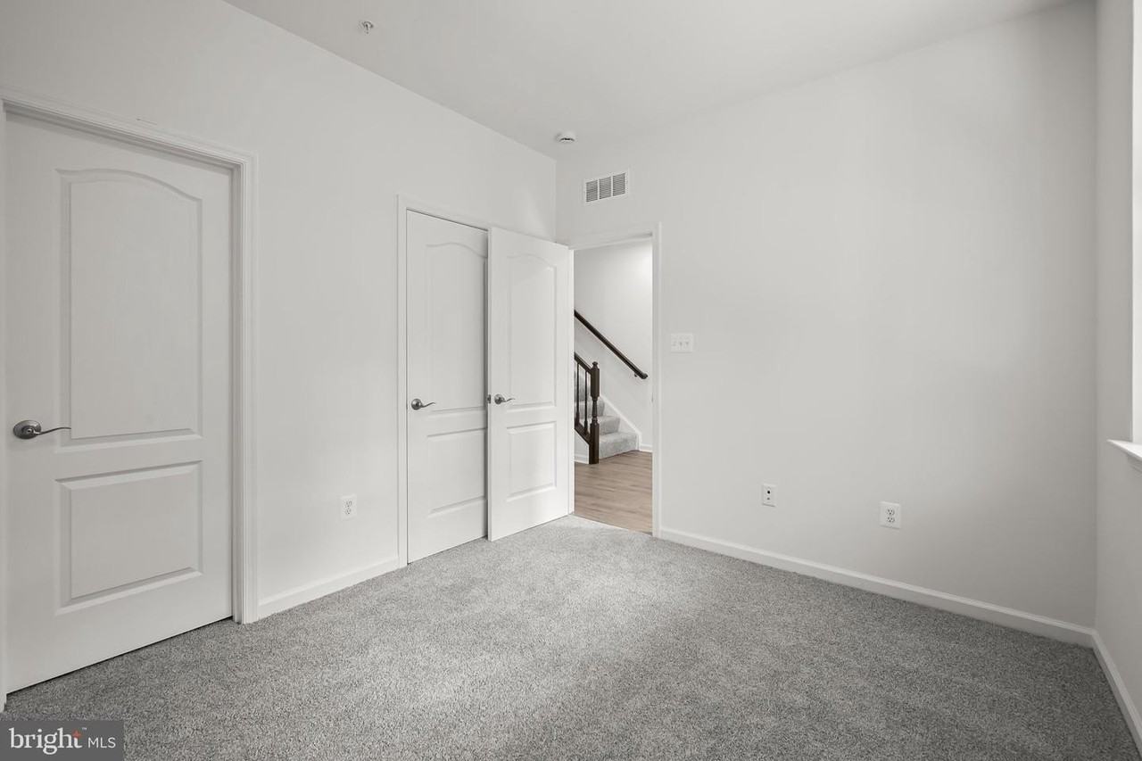 8294 Longford Rd - Photo 6 of 39