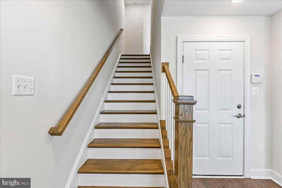 6402 47th St - Photo 5 of 25