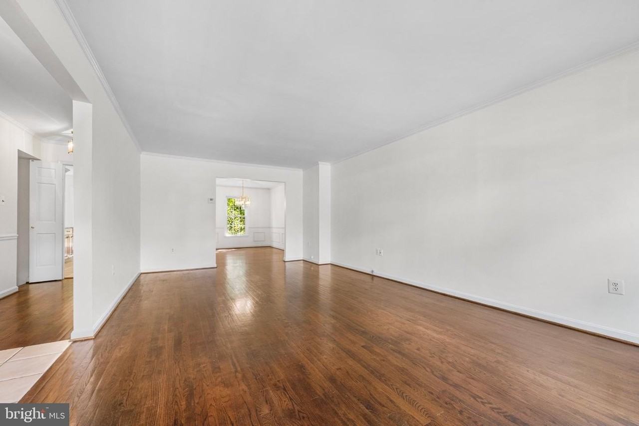 6605 Mclean Ct - Photo 6 of 44