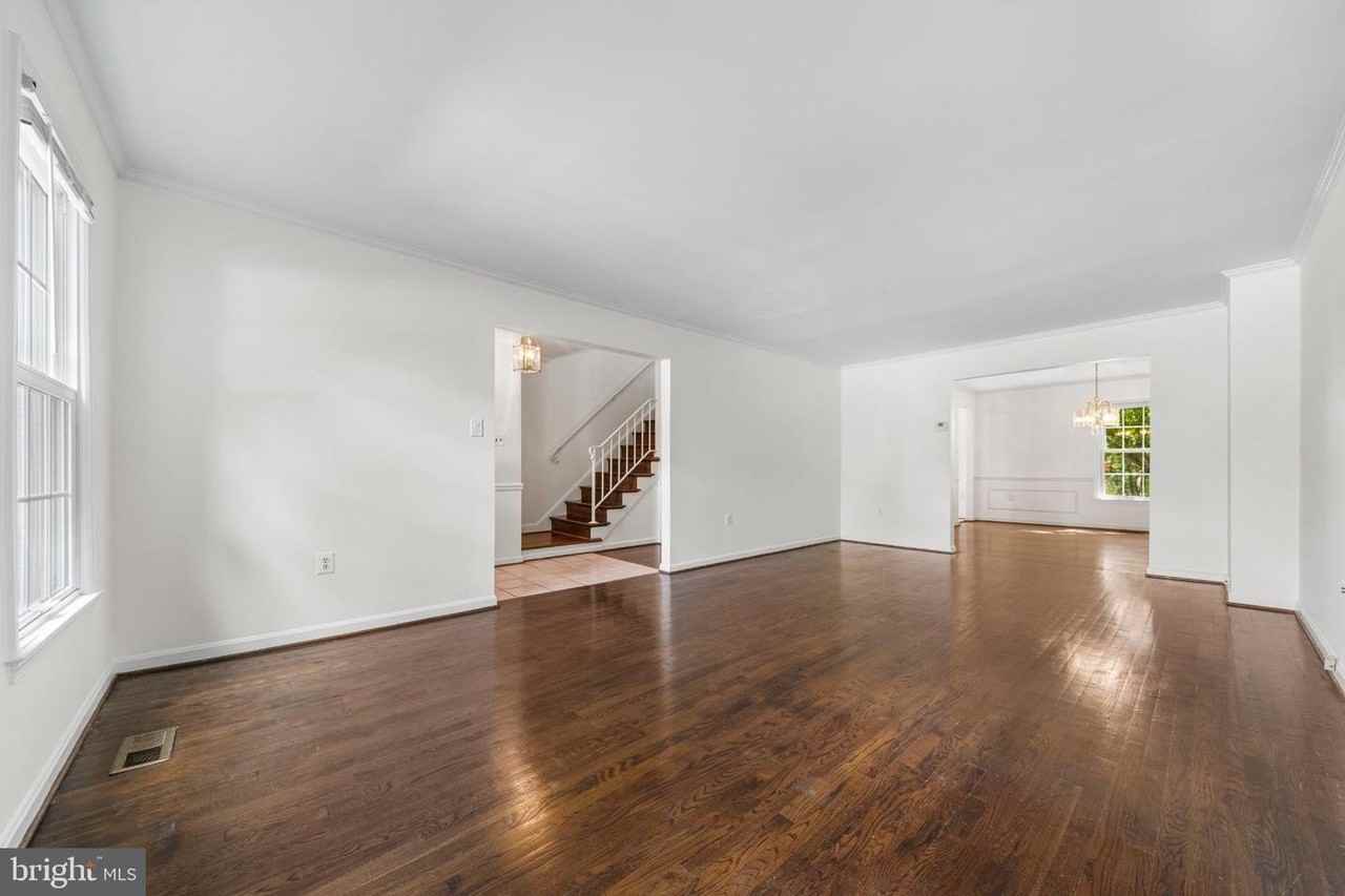 6605 Mclean Ct - Photo 7 of 44