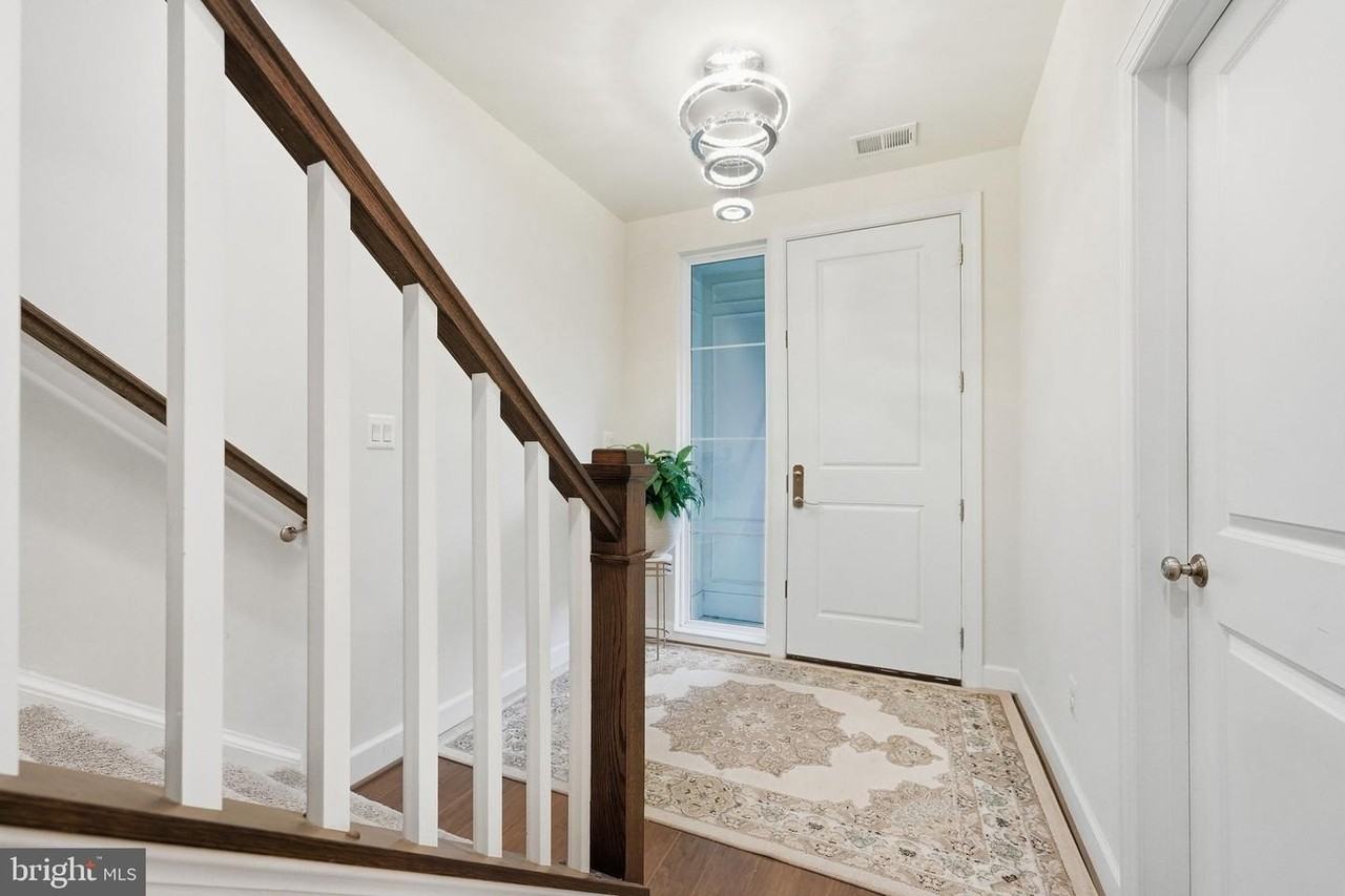 657 Belmont Bay Dr - Photo 3 of 30