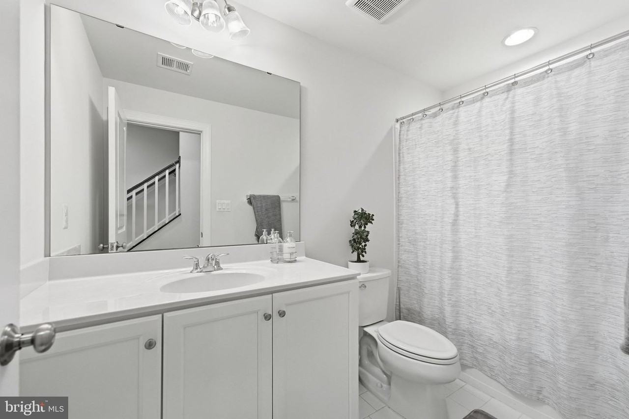 657 Belmont Bay Dr - Photo 4 of 30