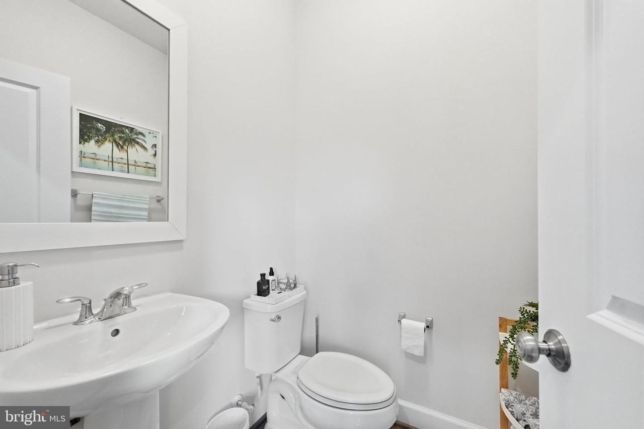 657 Belmont Bay Dr - Photo 5 of 30