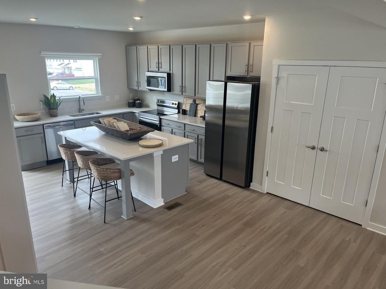 LYRIQ CT - Photo 2 of 22
