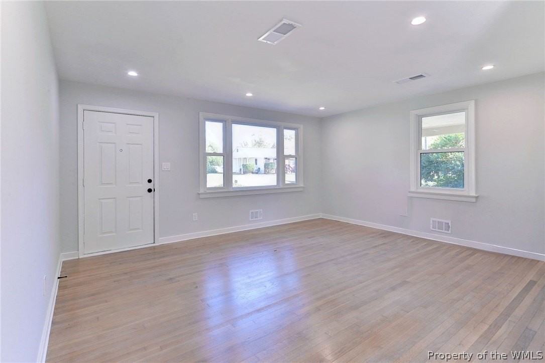 924 Foley Dr - Photo 4 of 28