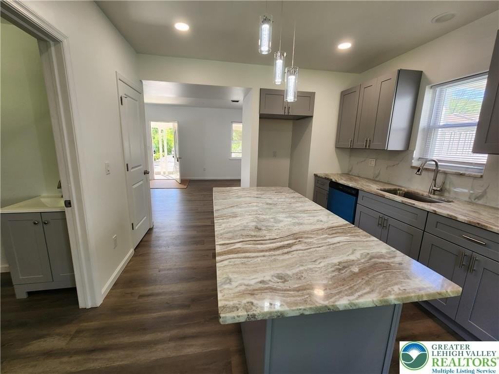 151 Utica Ave - Photo 4 of 14
