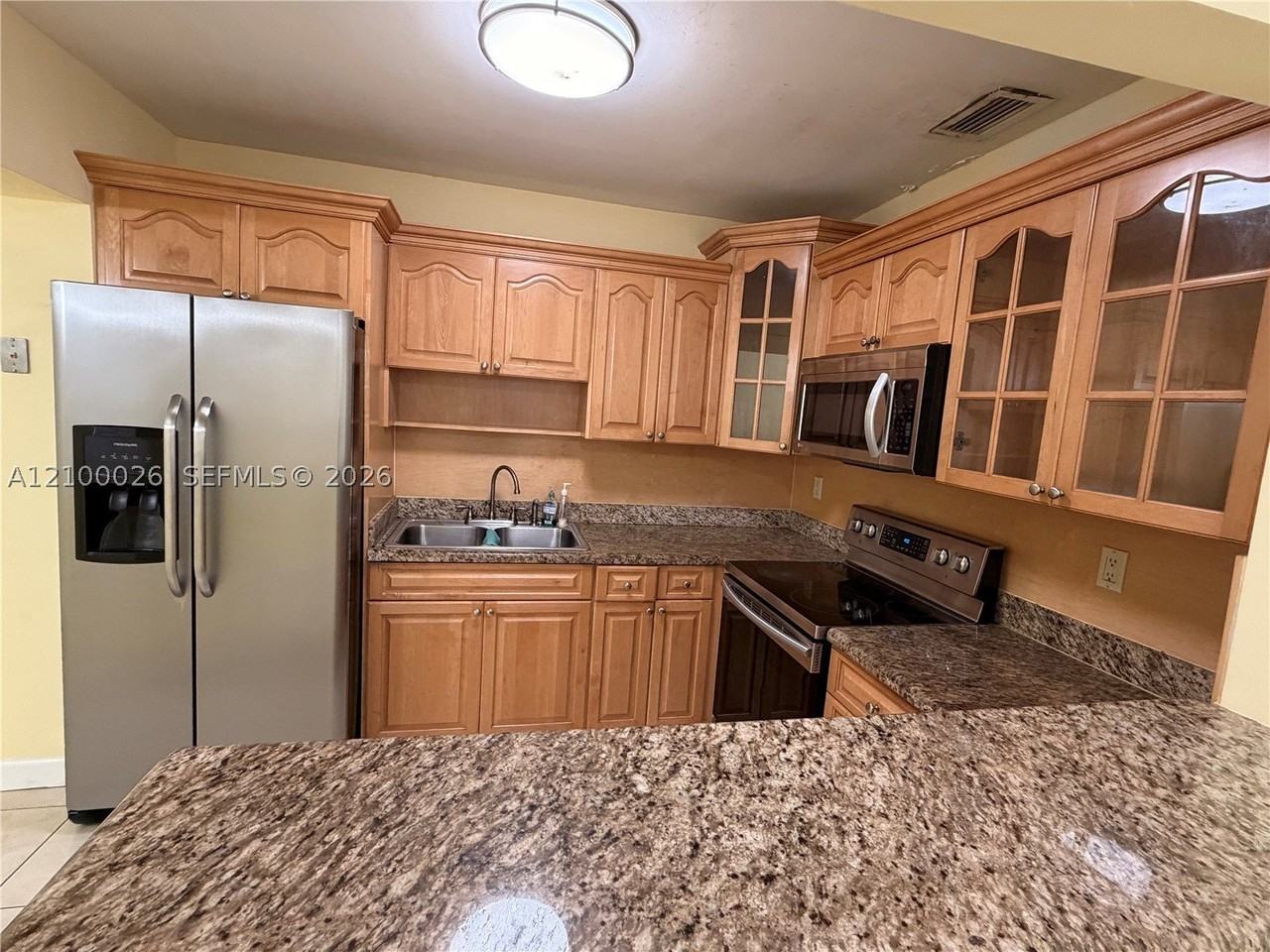 255 Sw 60th Ave - Photo 2 of 12