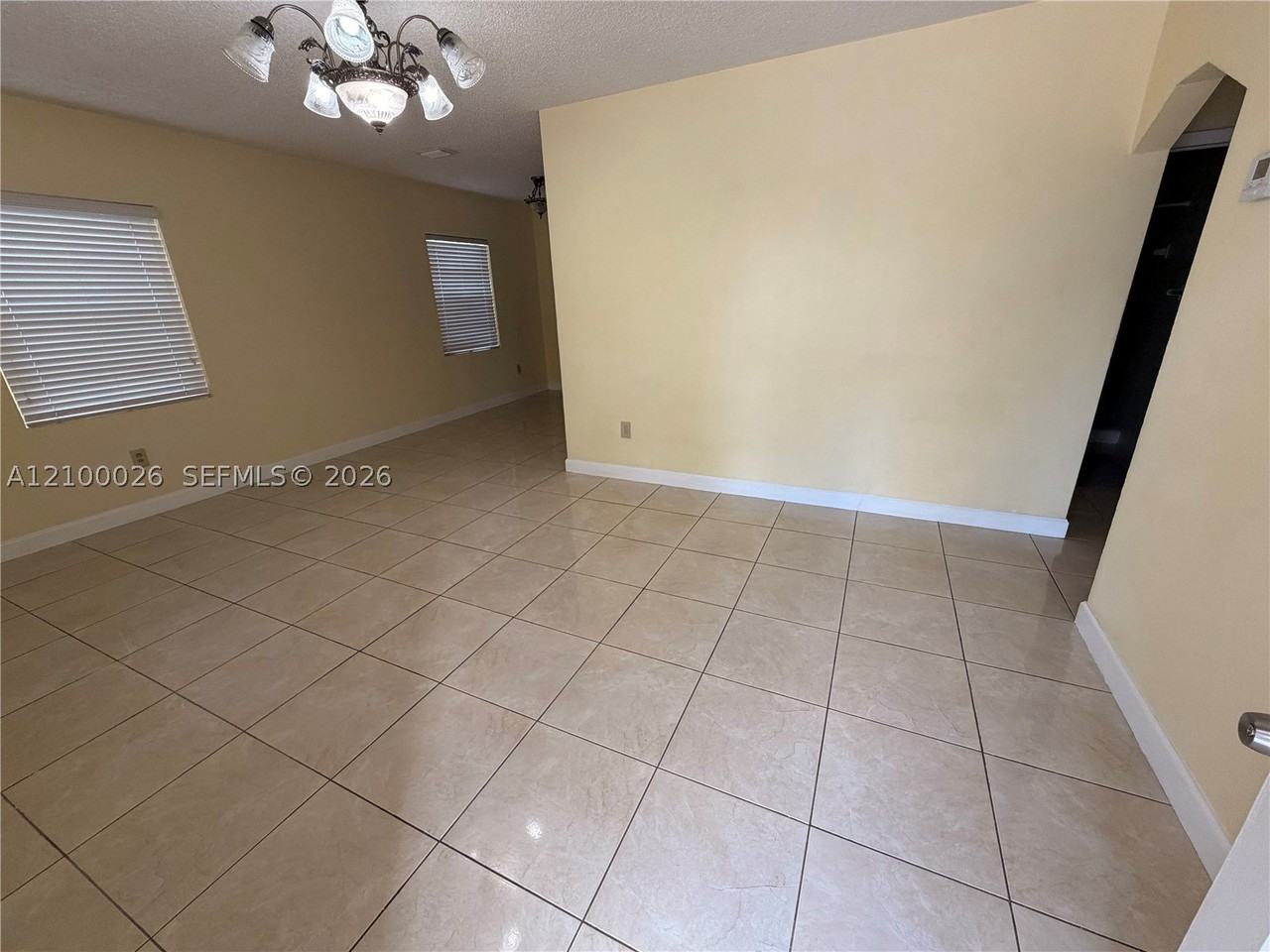 255 Sw 60th Ave - Photo 7 of 12