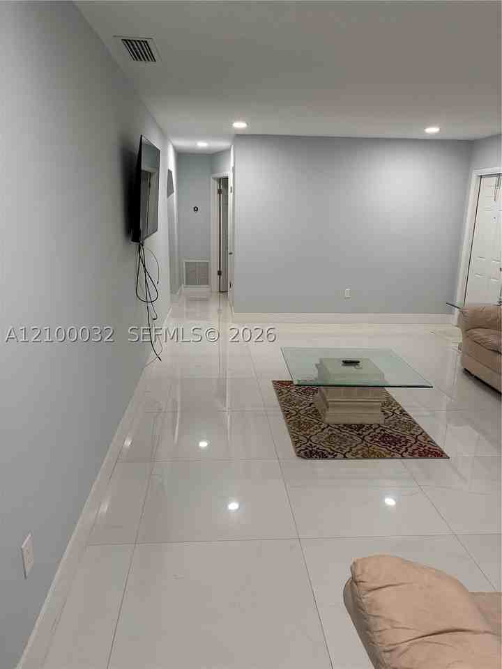 403 Nw 186th St - Photo 4 of 18