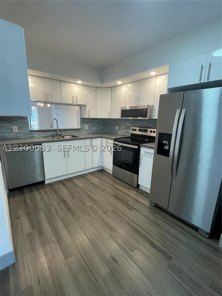 701 Sw 141st Ave #110R - Photo 3 of 16