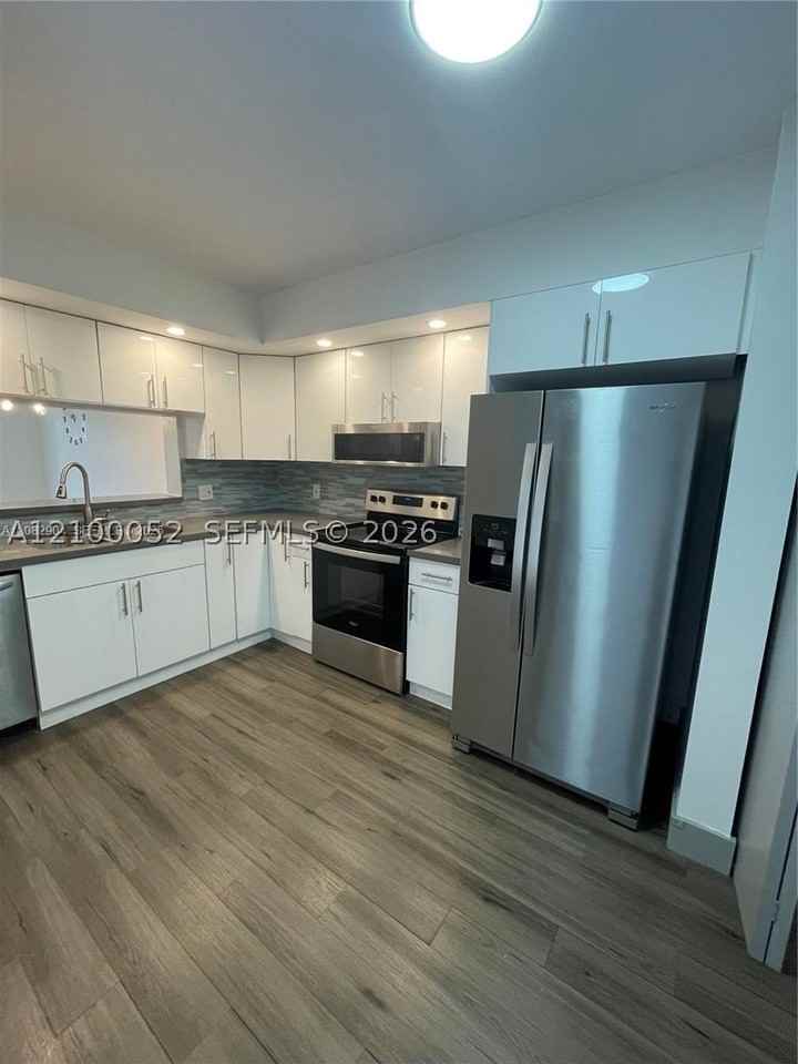 701 Sw 141st Ave #110R - Photo 4 of 16
