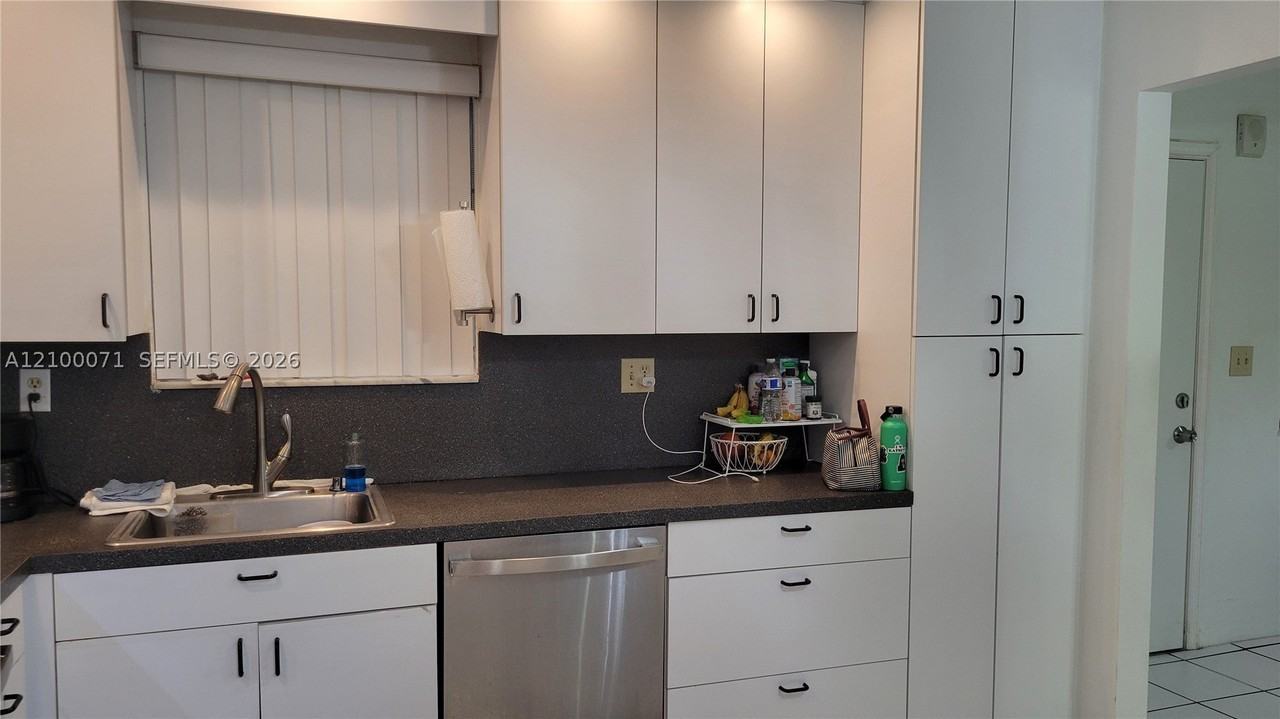 461 Ives Dairy Rd #204-2 - Photo 6 of 12