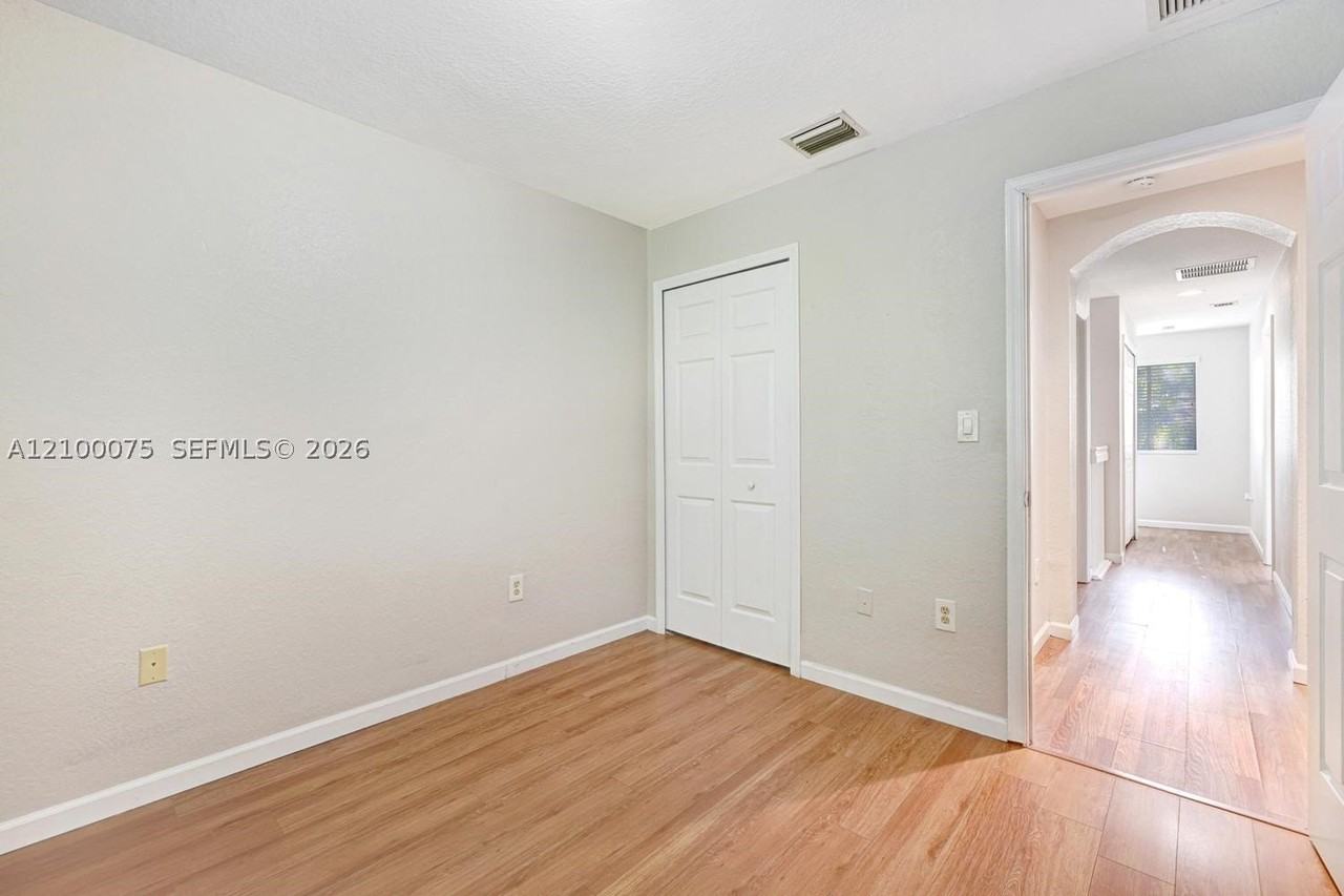 2828 Se 16th Ave #114 - Photo 7 of 34
