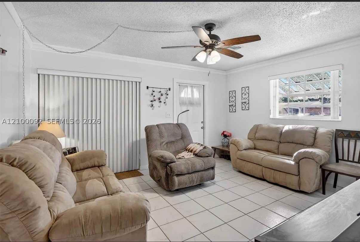 6717 Farragut St - Photo 4 of 12