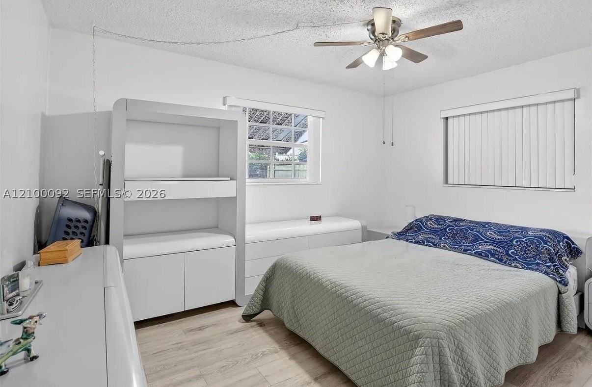 6717 Farragut St - Photo 6 of 12