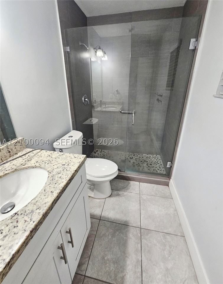 3501 Sw 12th St #3501 - Photo 5 of 9