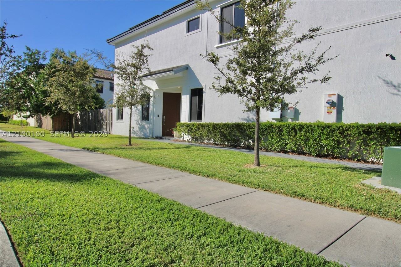 23380 Sw 110th Ct - Photo 2 of 28