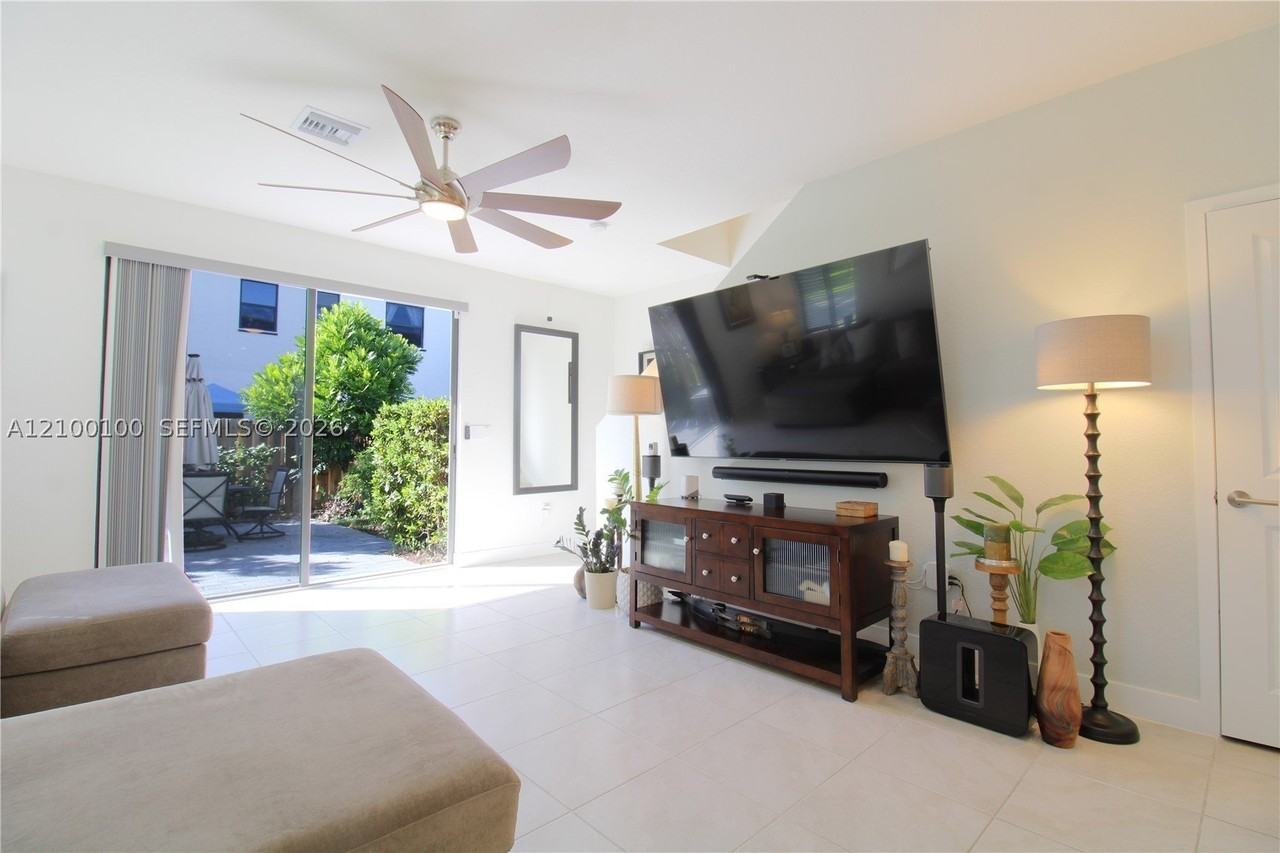 23380 Sw 110th Ct - Photo 3 of 28