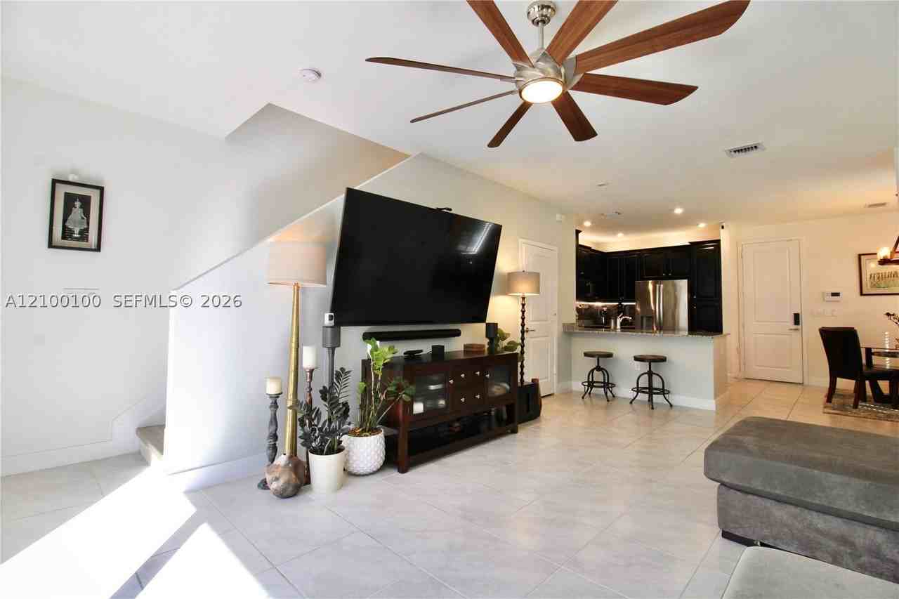 23380 Sw 110th Ct - Photo 4 of 28