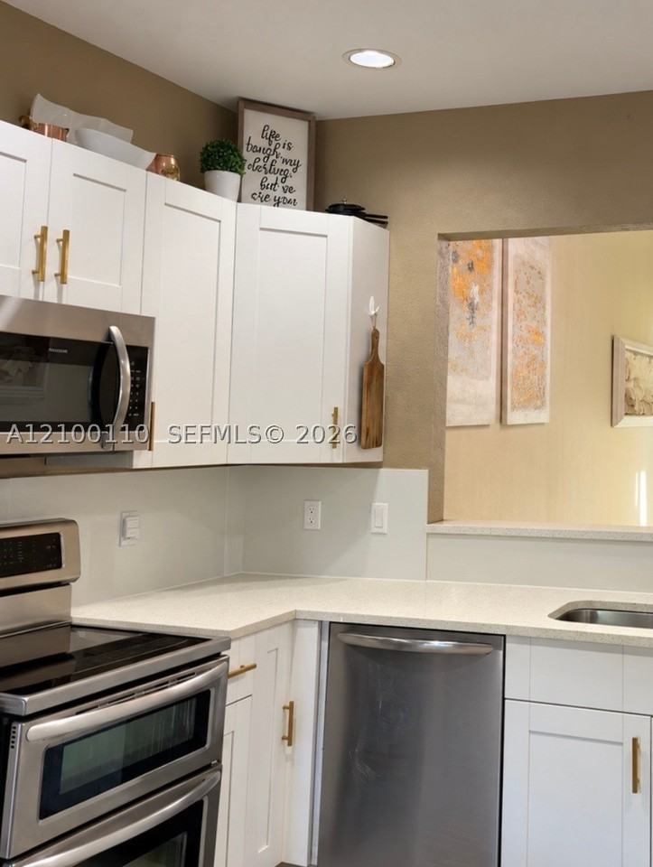 412 W Palm Aire Dr #412 - Photo 5 of 15