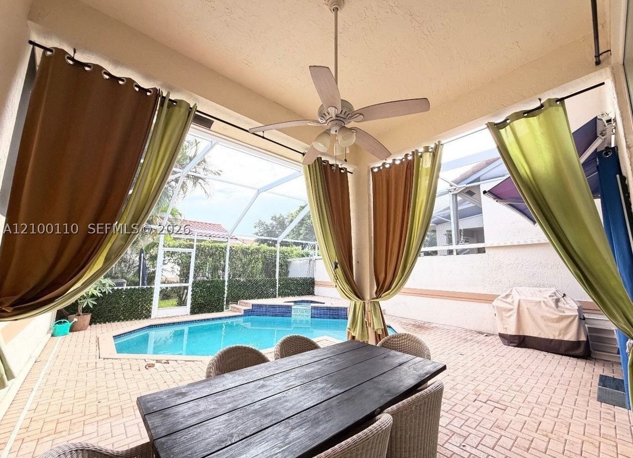 412 W Palm Aire Dr #412 - Photo 6 of 15