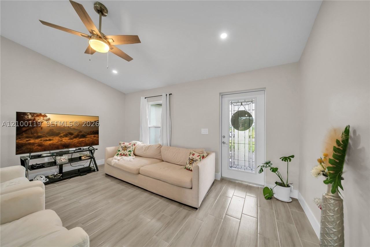 314 Nw 25th Pl #314 - Photo 6 of 16