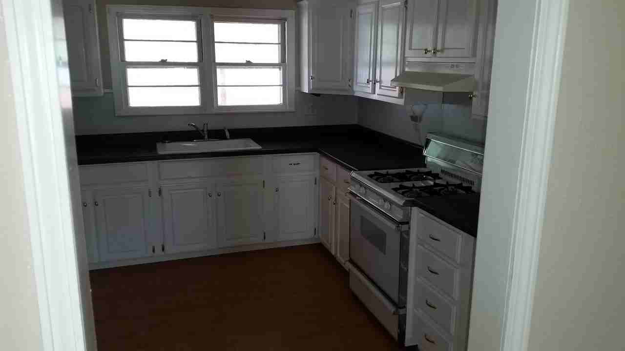 1528 S Maple Ave - Photo 2 of 12