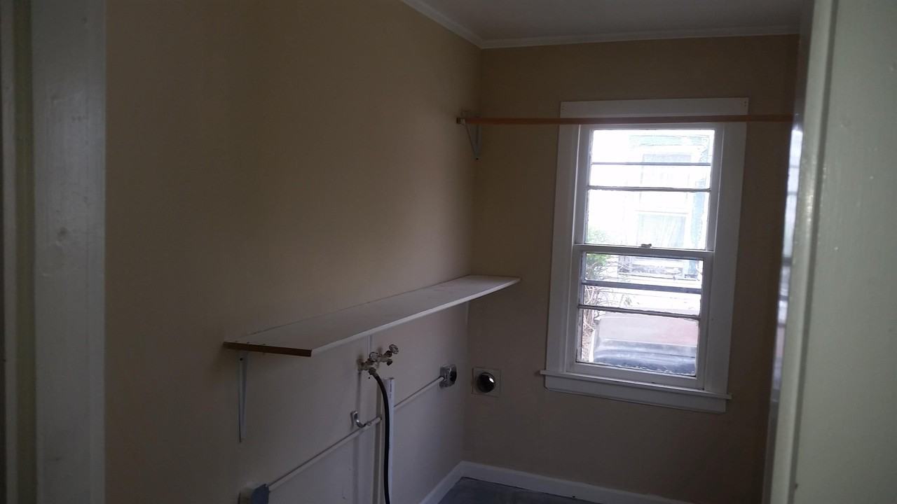 1528 S Maple Ave - Photo 3 of 12