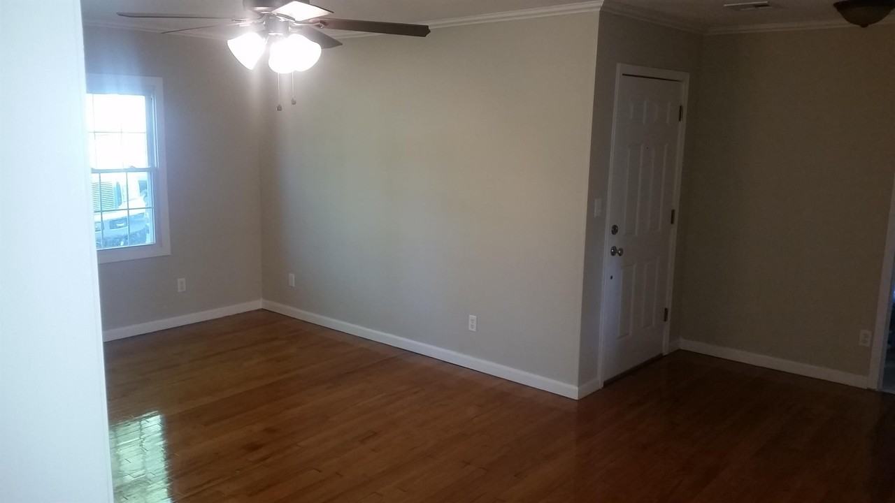 1528 S Maple Ave - Photo 4 of 12