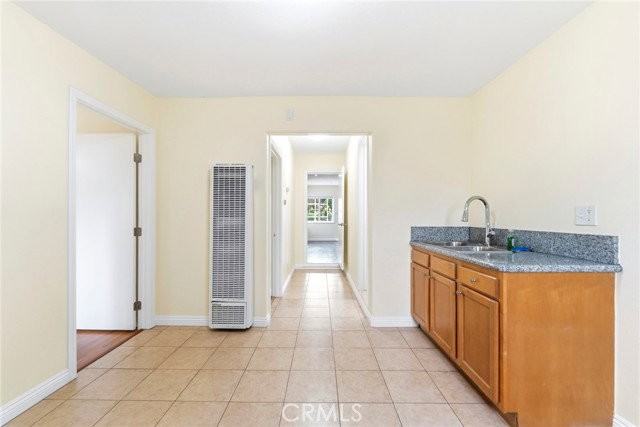703 S Harbor Blvd - Photo 2 of 8