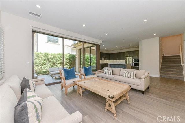 121 Linda Vis - Photo 2 of 8