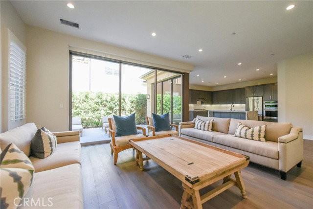 121 Linda Vis - Photo 3 of 8