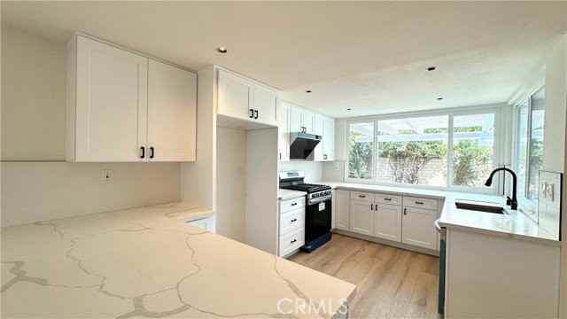 15451 Alsace Cir - Photo 4 of 8