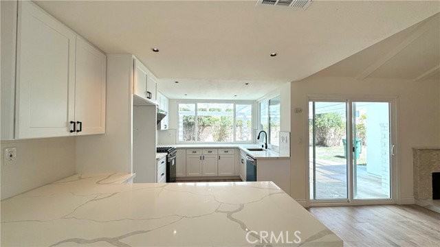 15451 Alsace Cir - Photo 7 of 8