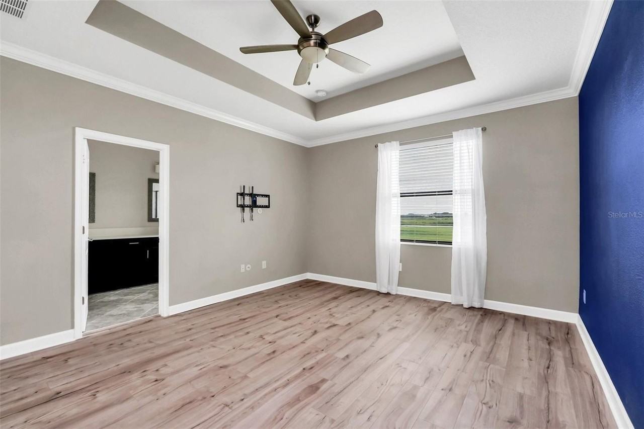 1344 Royal St George Blvd - Photo 5 of 15