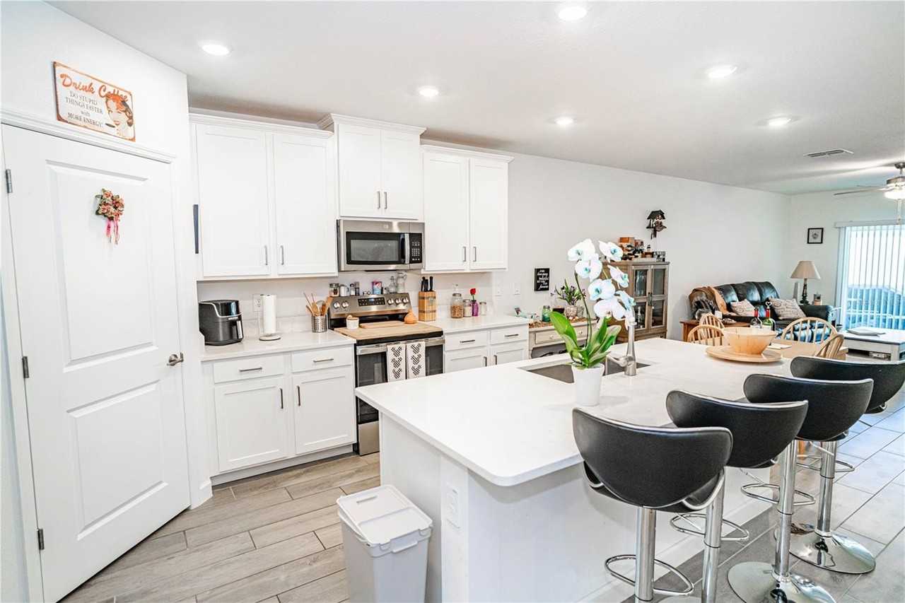10857 Rustic Eve Ct - Photo 3 of 40