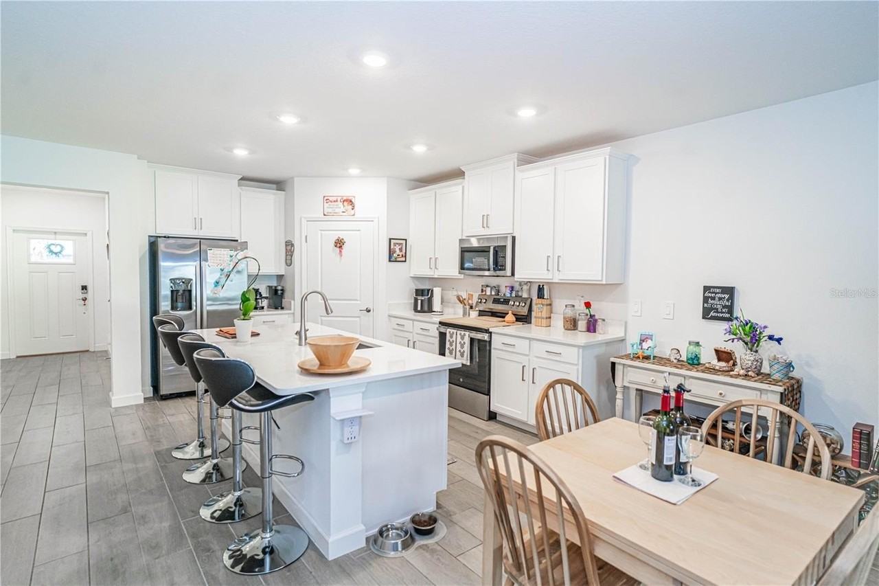 10857 Rustic Eve Ct - Photo 4 of 40