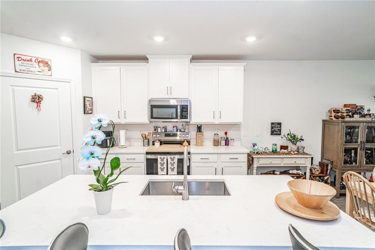 10857 Rustic Eve Ct - Photo 6 of 40
