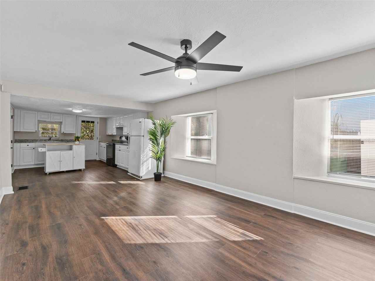 3622 E Mohawk Ave - Photo 3 of 19