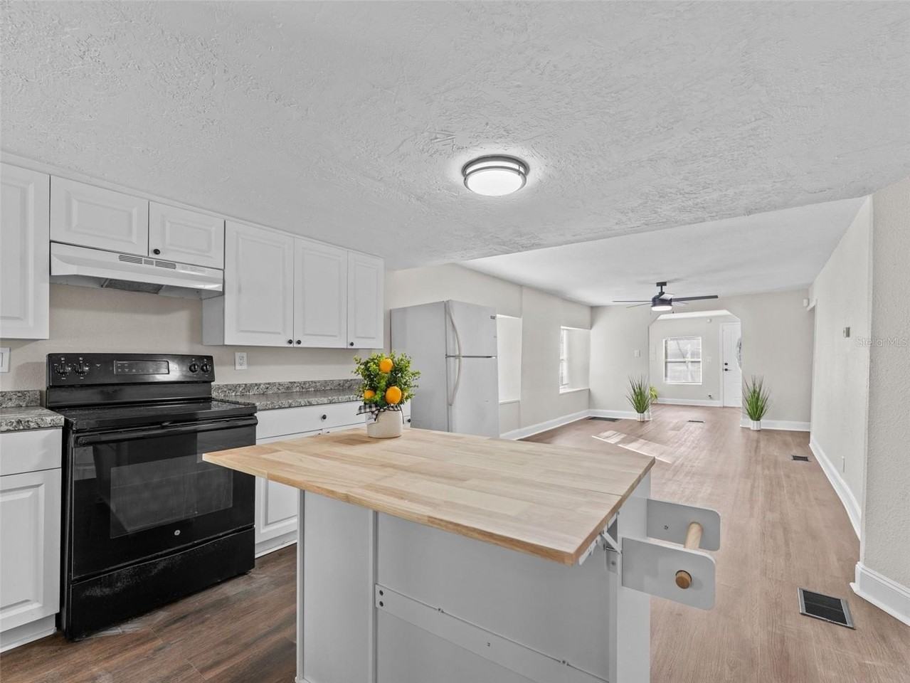 3622 E Mohawk Ave - Photo 7 of 19
