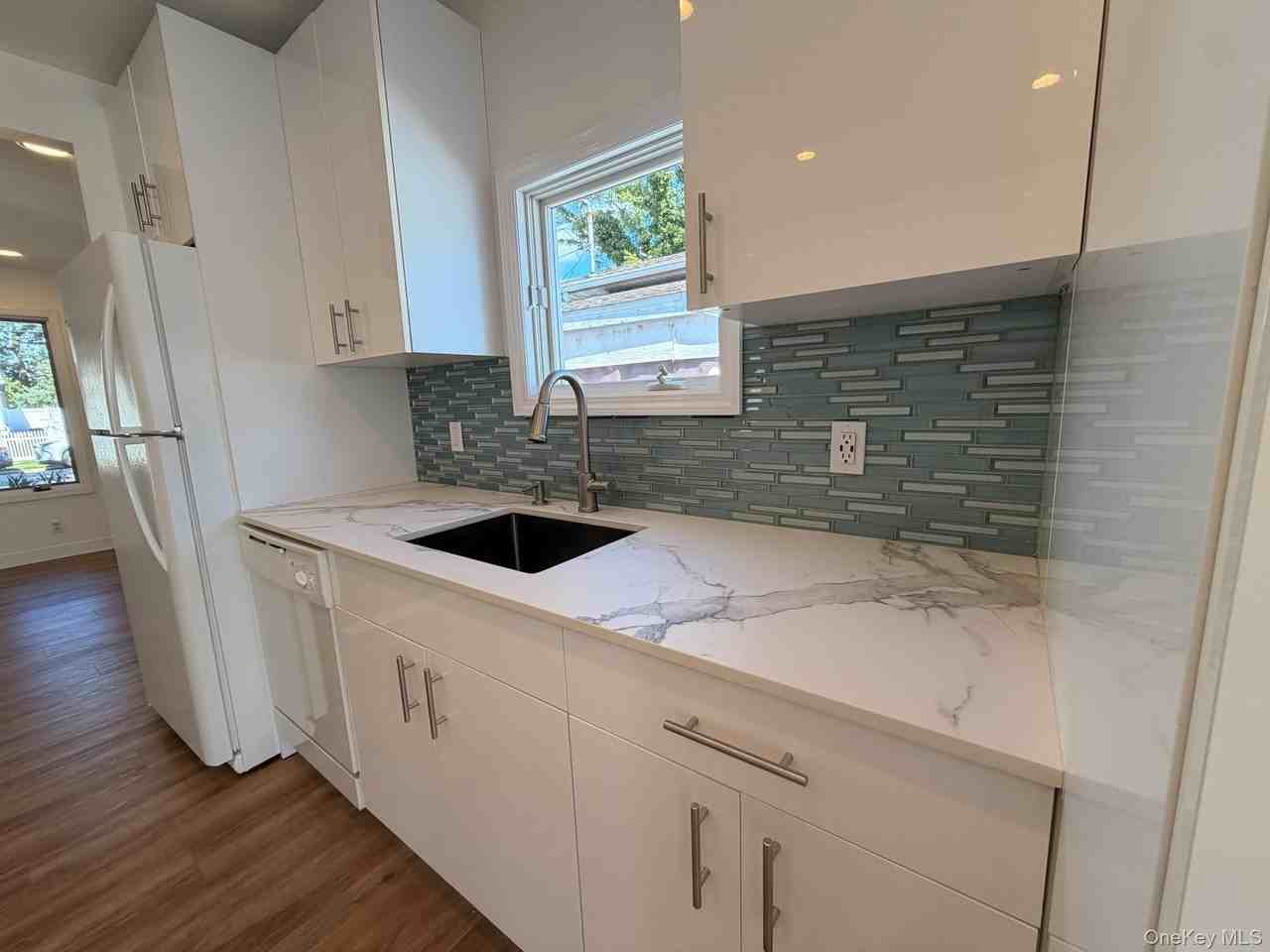 8 Michel Ave - Photo 5 of 38