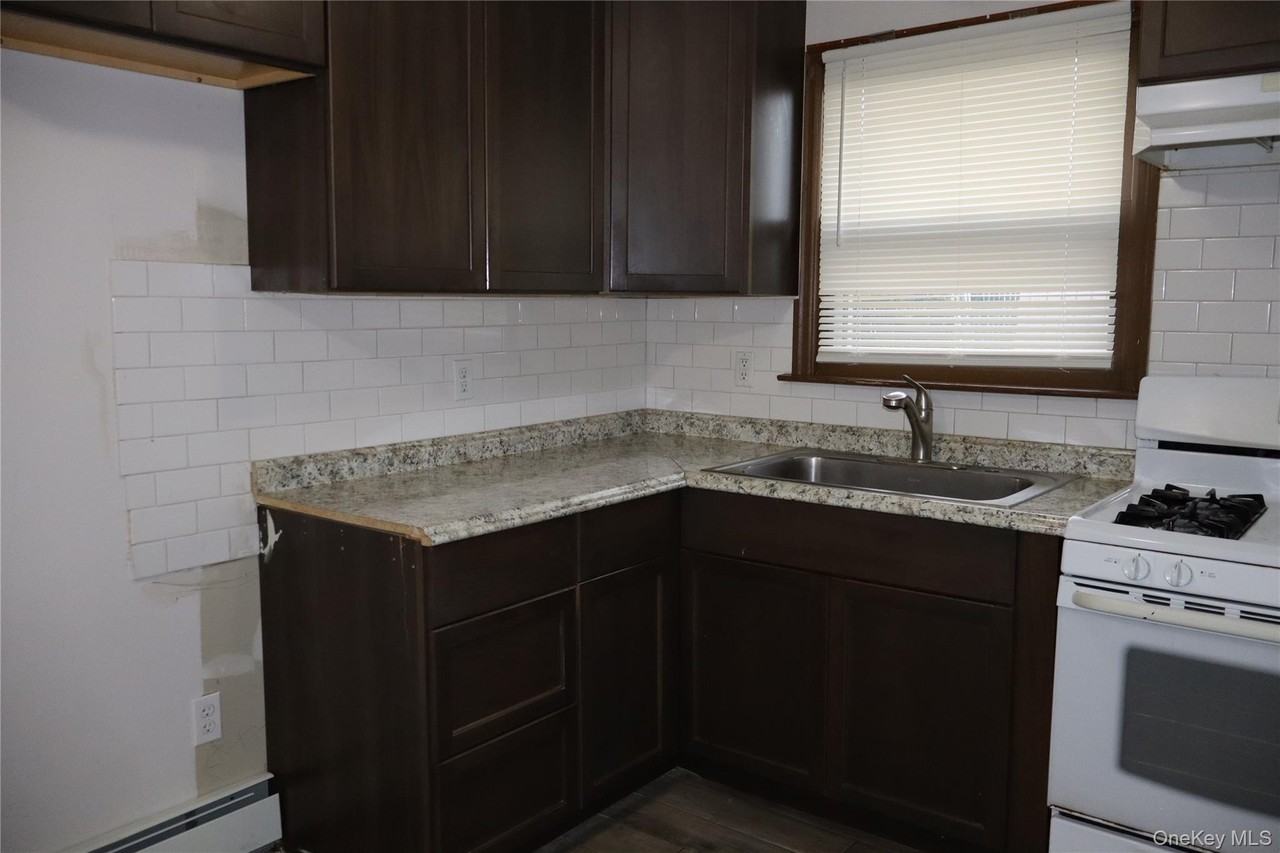 97 Benson St #FL1 - Photo 5 of 11