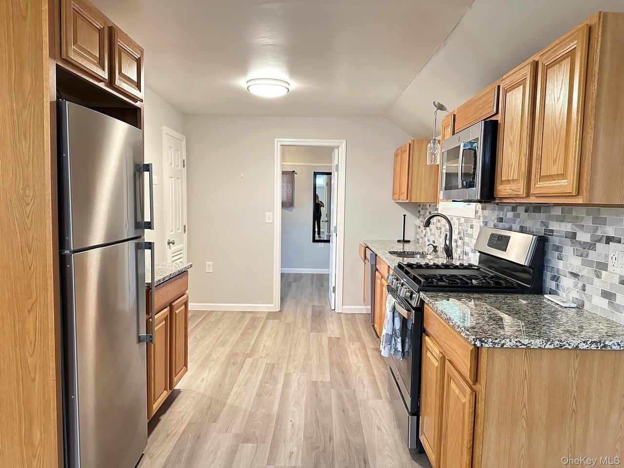 38 Glenmere Ave #B - Photo 5 of 13