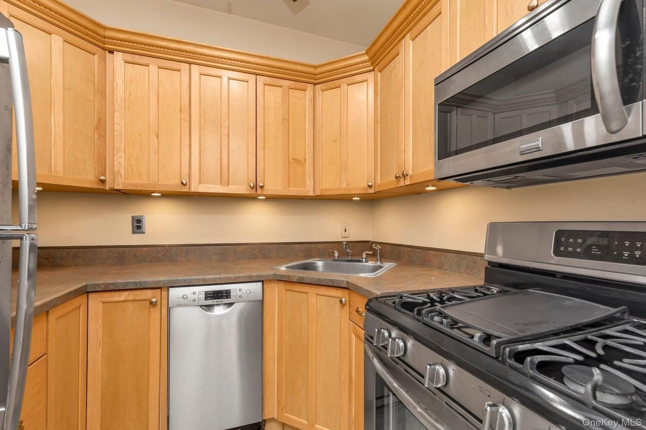 55 Grand Ave #2A - Photo 4 of 15