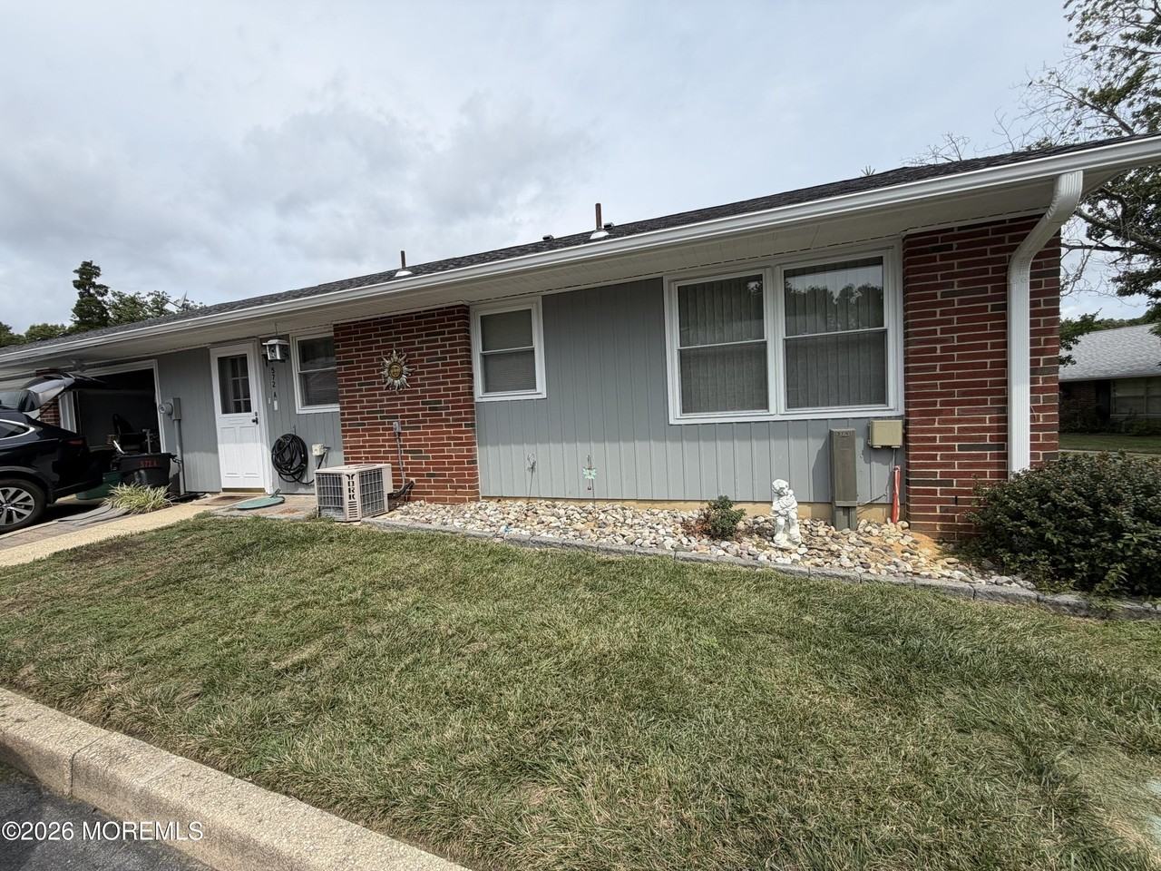 572A Sheffield Ct - Photo 4 of 37