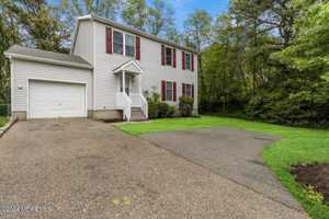 featured image of 415 Dover Rd