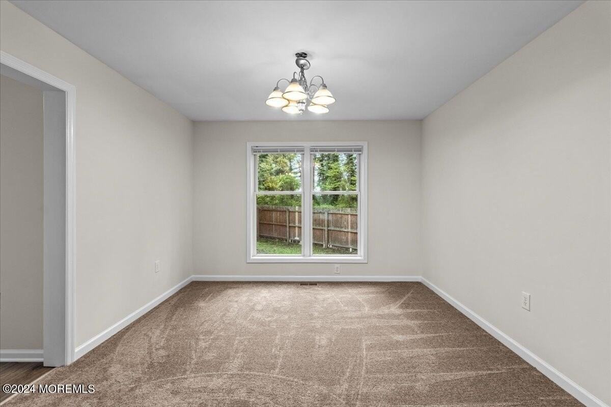 415 Dover Rd - Photo 3 of 31