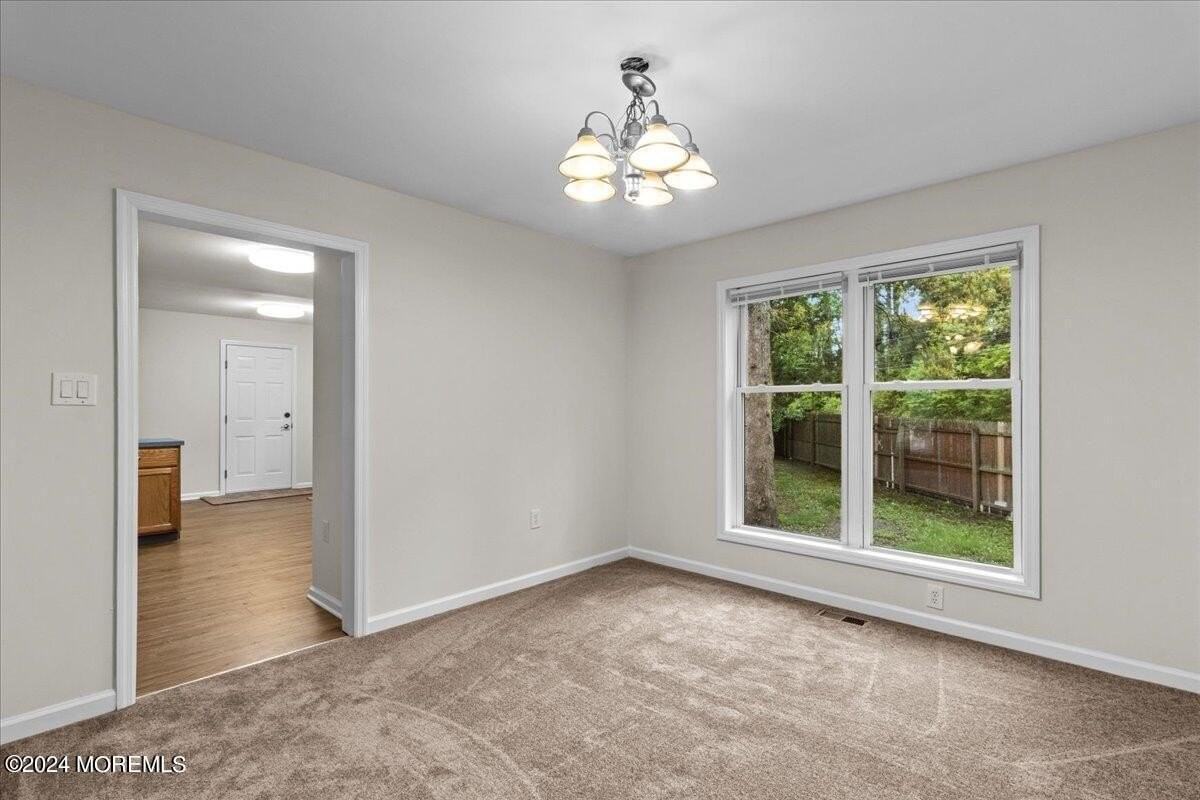 415 Dover Rd - Photo 4 of 31