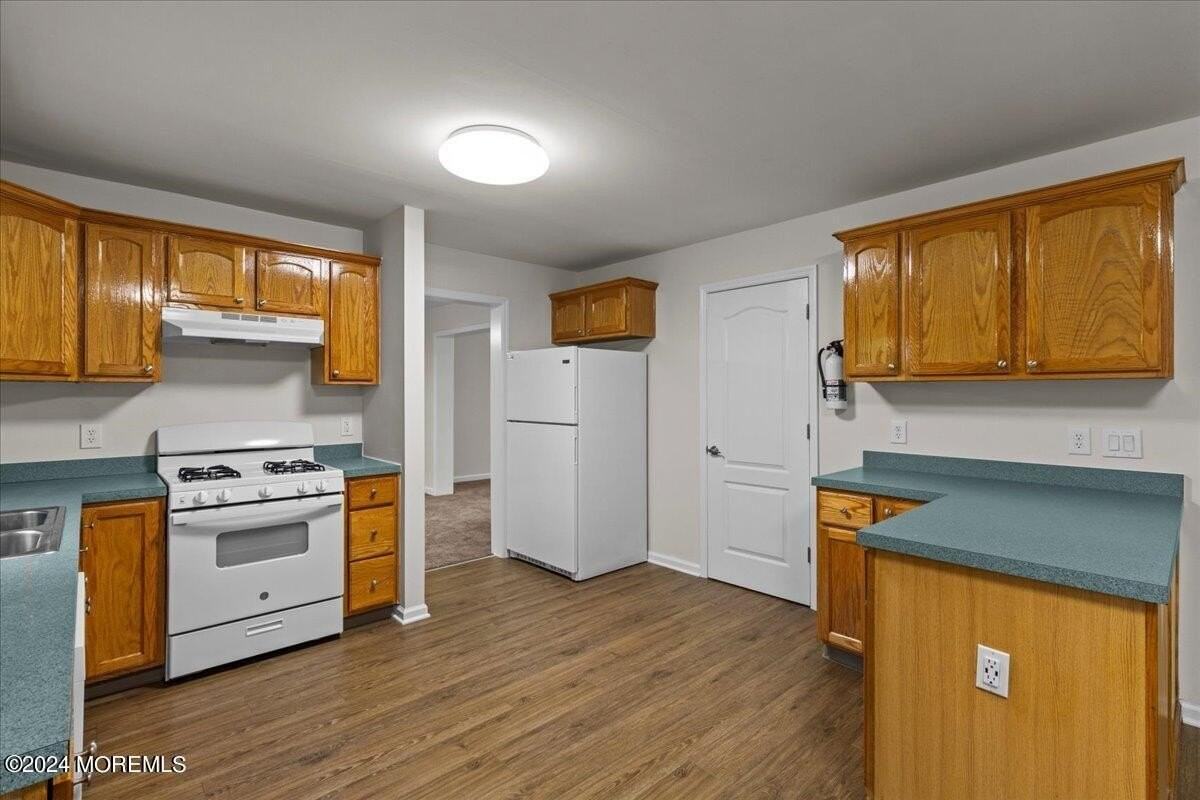 415 Dover Rd - Photo 5 of 31