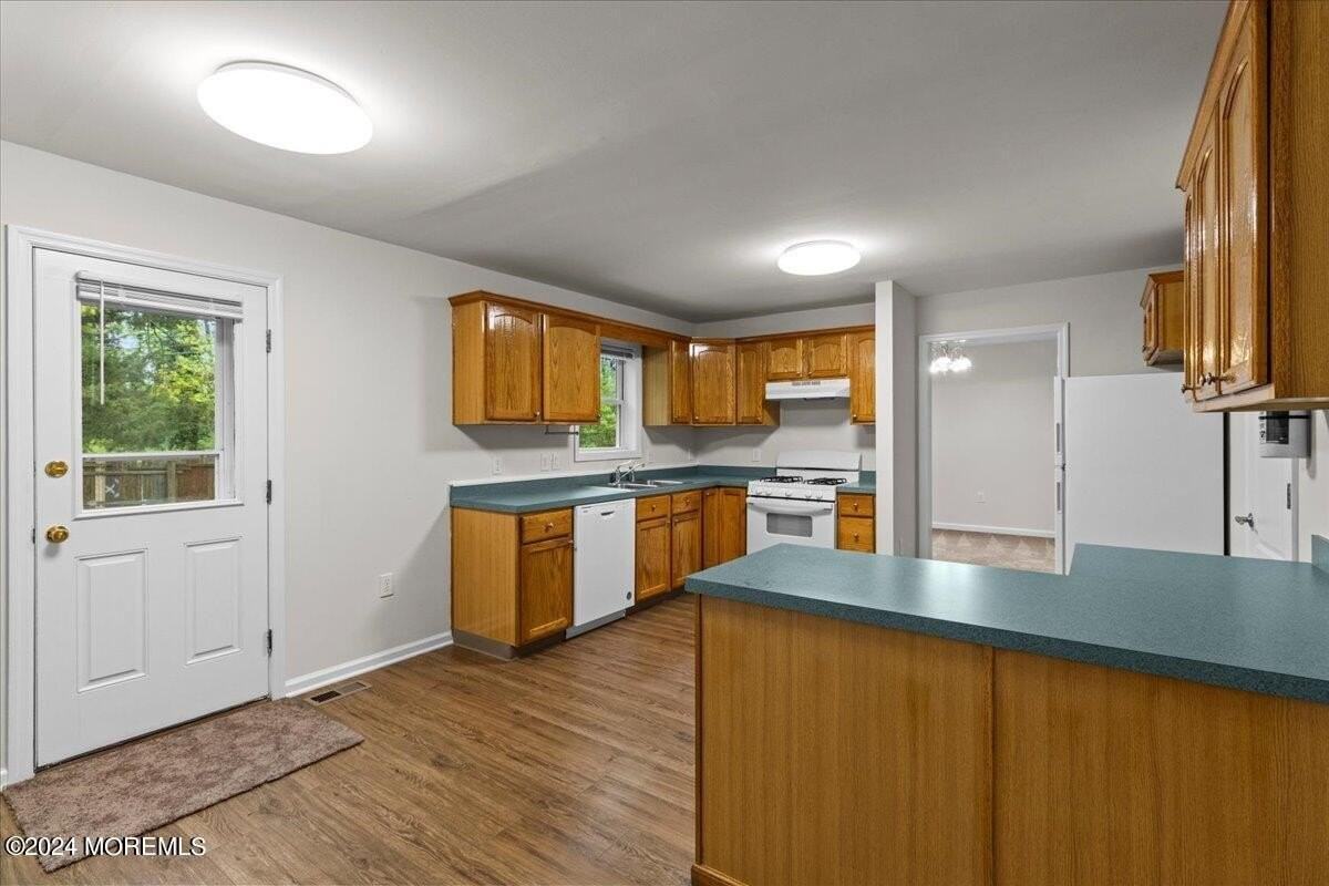 415 Dover Rd - Photo 7 of 31